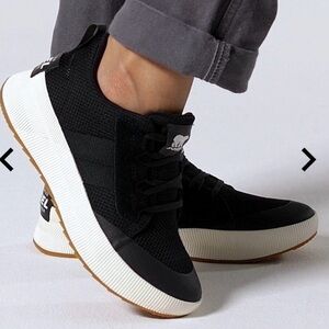 Sorel OUT N ABOUT™ III LOW WOMEN'S WATERPROOF SNEAKER size 9.5